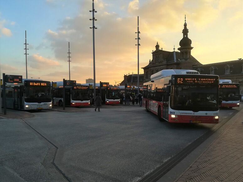 Bestand:Station Delft Nieuw Busstation.jpg