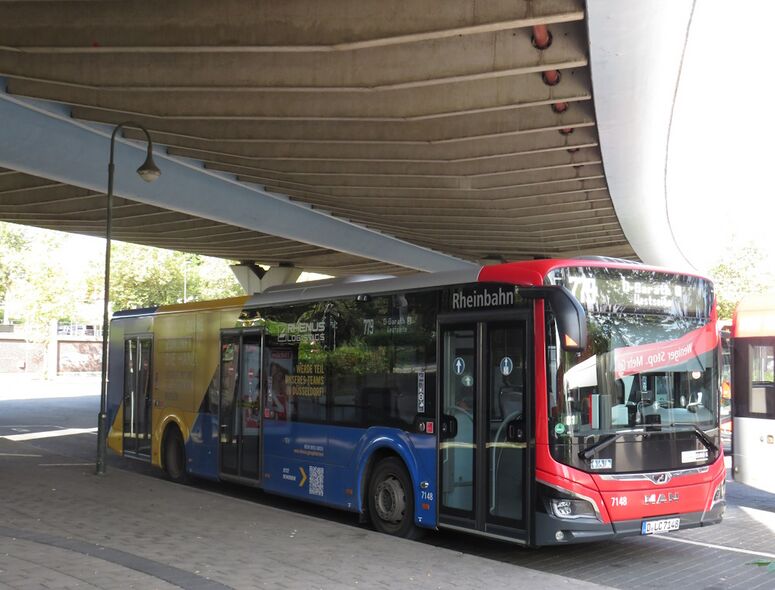 Bestand:Lijn 779 Düsseldorf.jpg
